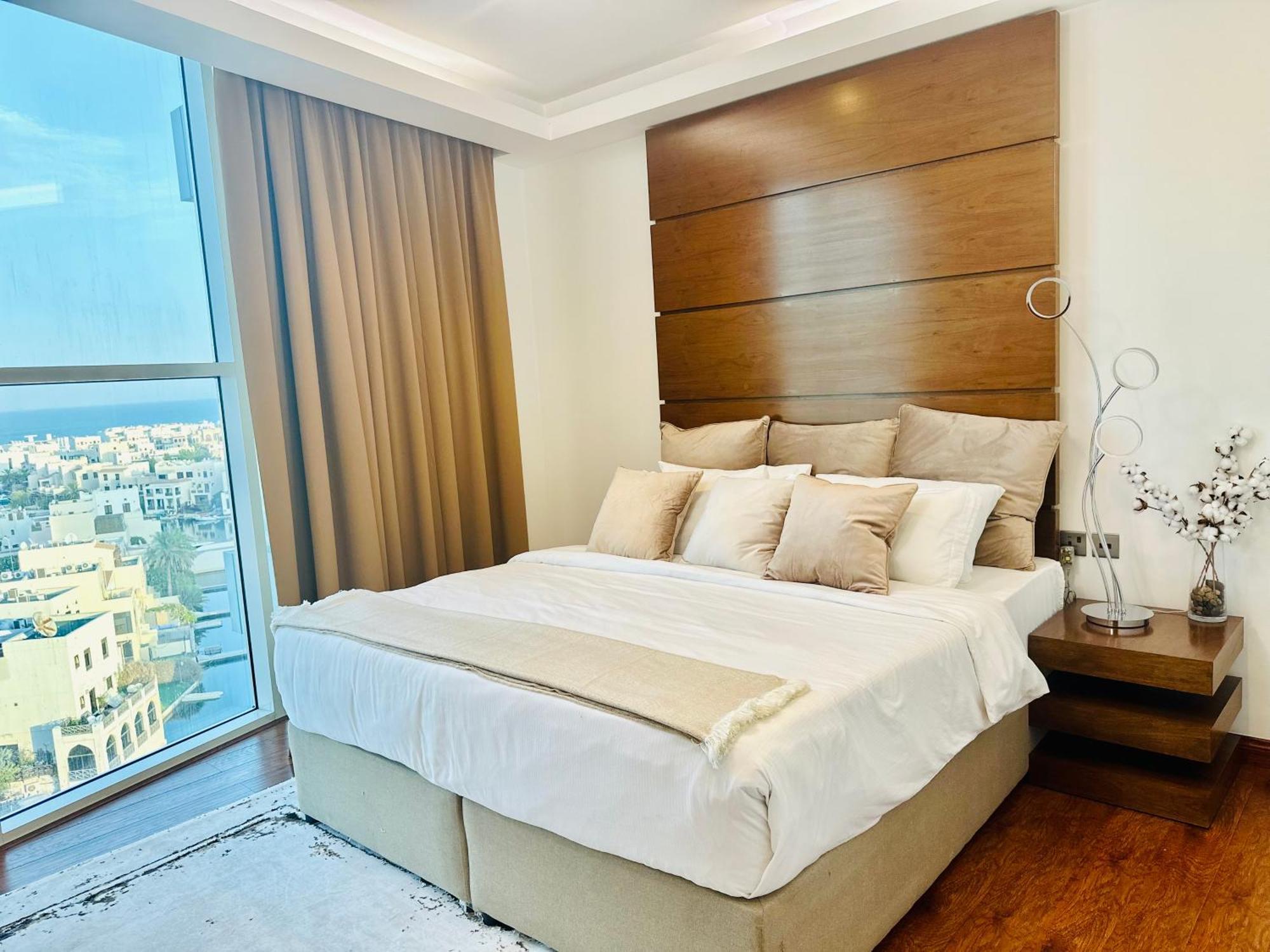 Saxophone Suites Muharraq Kültér fotó