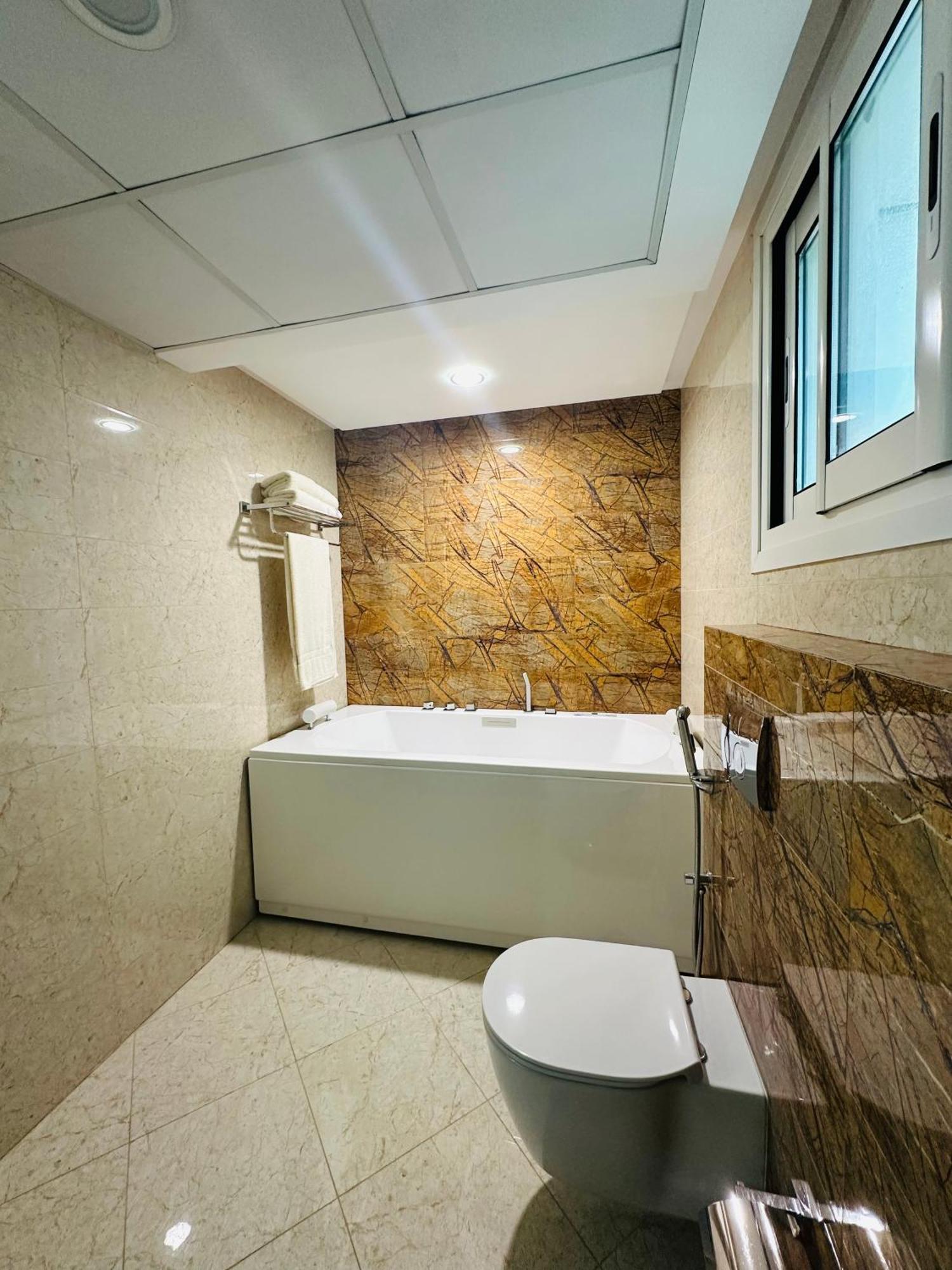 Saxophone Suites Muharraq Kültér fotó