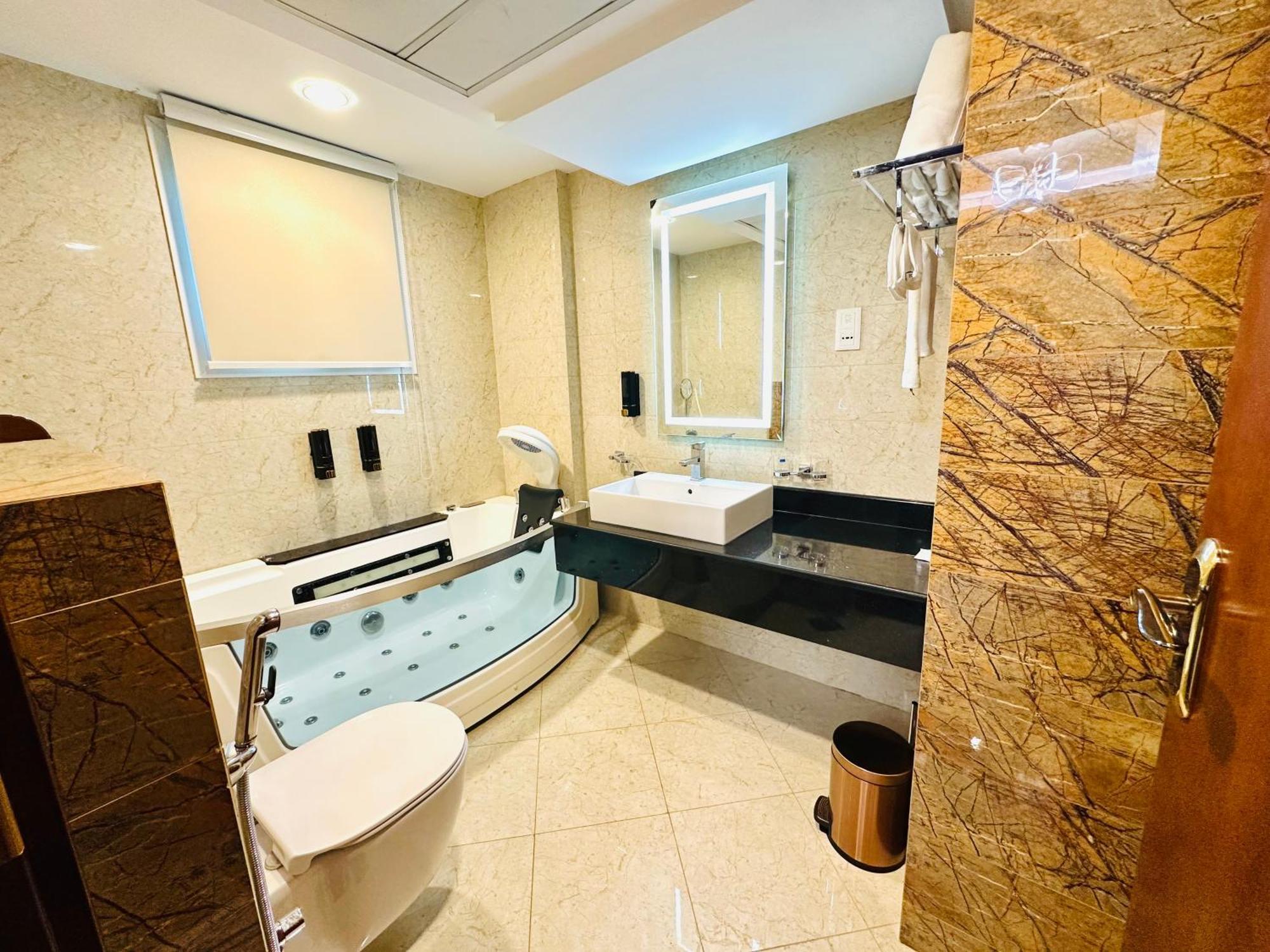 Saxophone Suites Muharraq Kültér fotó